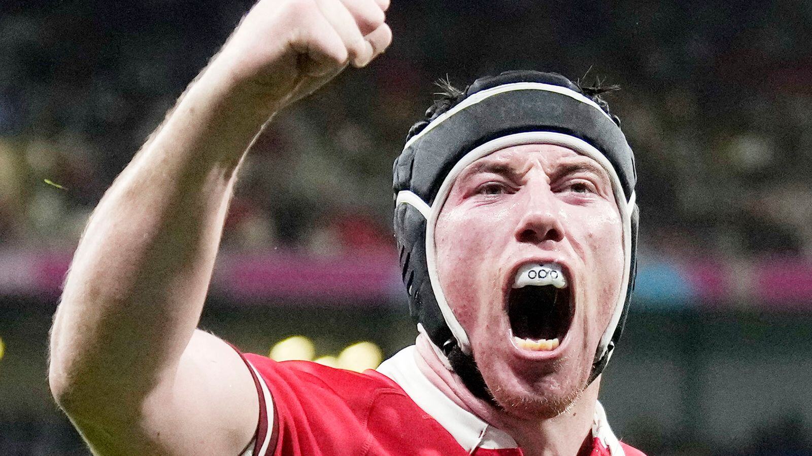 skynews-adam-beard-wales-mouthguard_6315450
